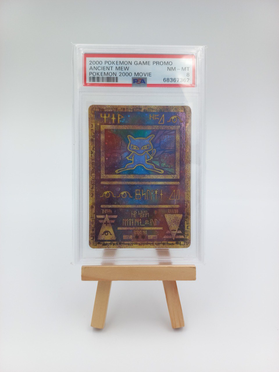 PSA Pokémon 2000 8 NM/Mint Holo Ancient Mew